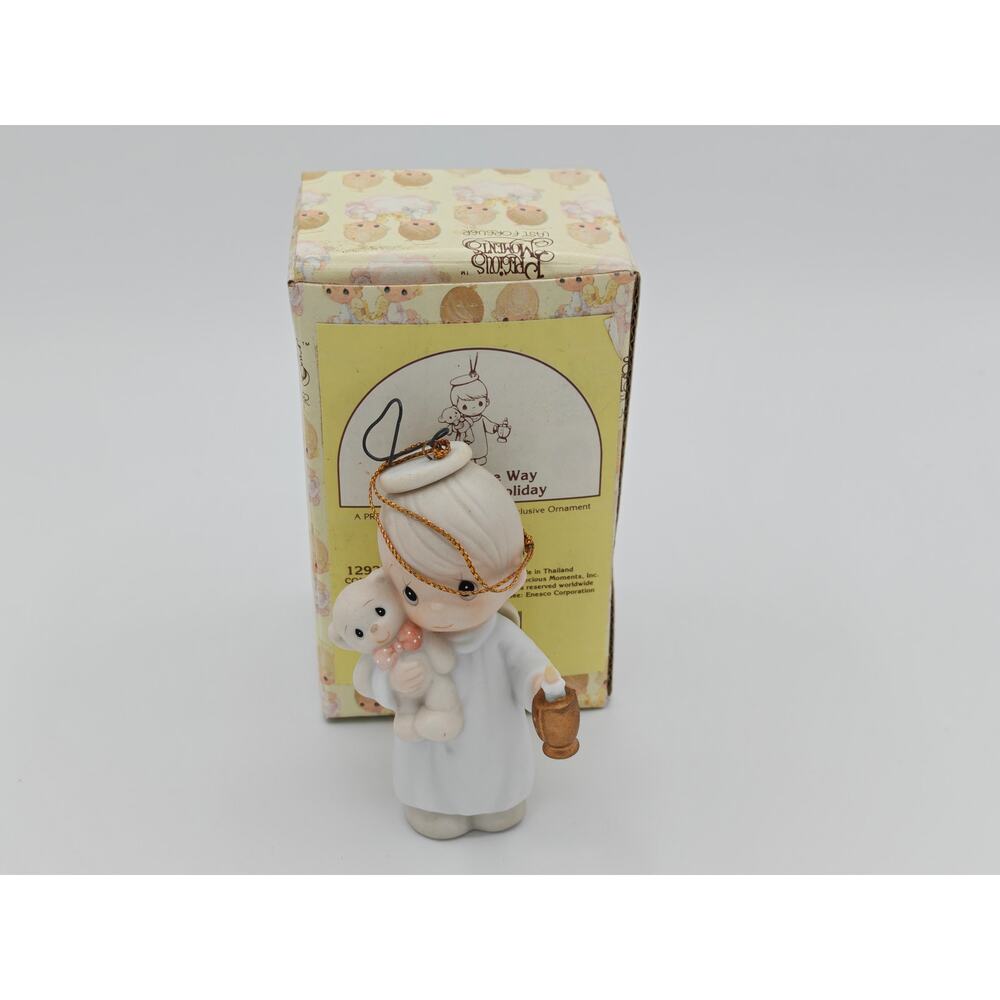 Precious Moments 129275 Lighting The Way To A Happy Holiday Enesco Ornament 1994